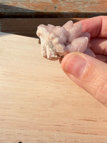 Pierre brute quartz rose cristallisé AA