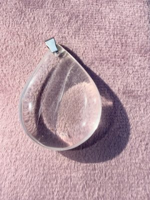 Pendentif pierre plate goutte cristal de roche AA