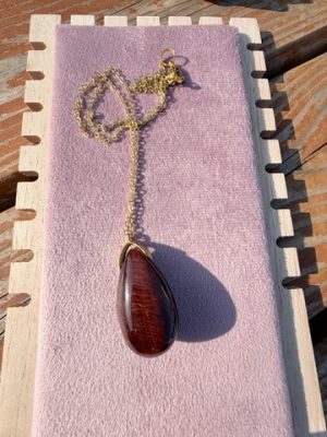 Pendentif goutte sautoir œil de taureau AA
