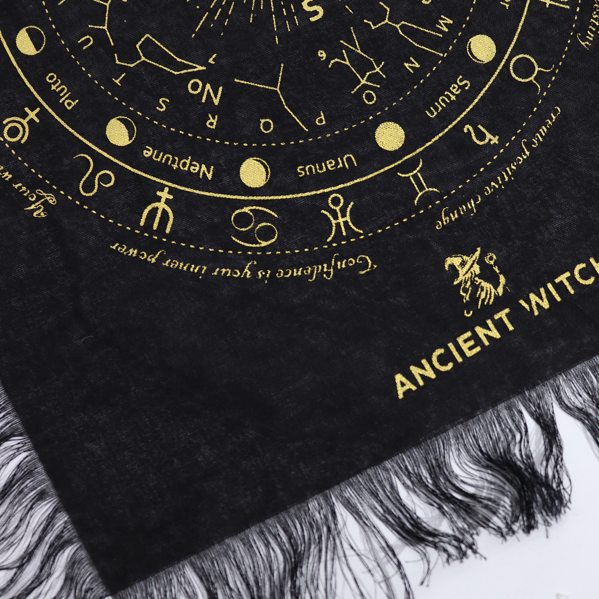 Précommande – Tissu de divination pour pendule - Œil omniscient - Noir & Or – Image 2